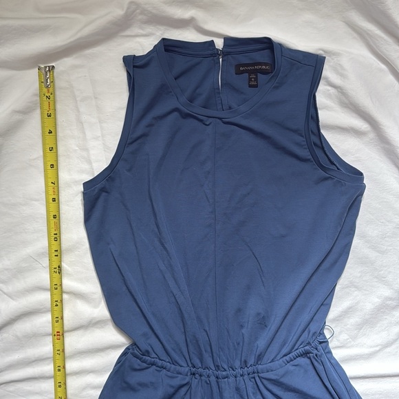 Banana Republic Blue Sleeveless Jumpsuit. Size 6 - Picture 4 of 9
